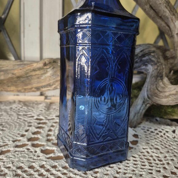 Vintage cobalt blue glass bottle - Picture 6 of 10